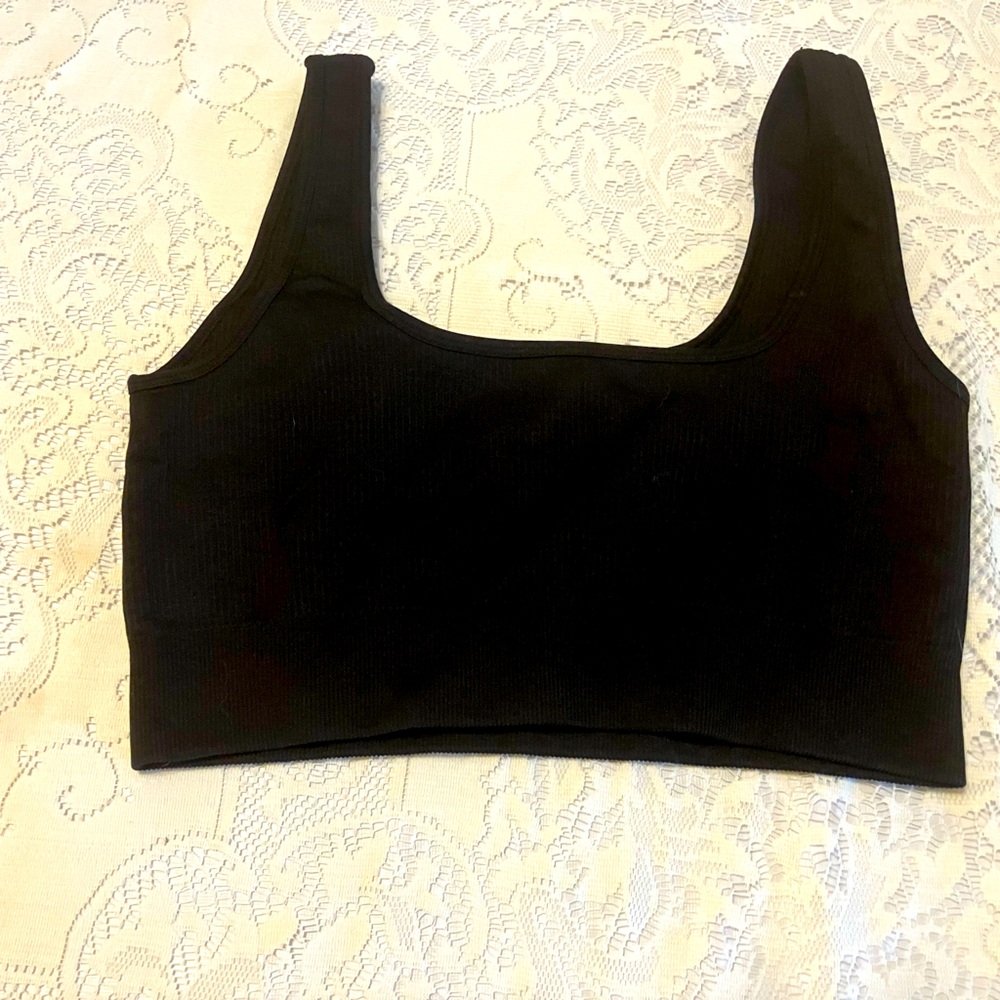 Black ribbed workout tank/sports bra size large. Never worn. F